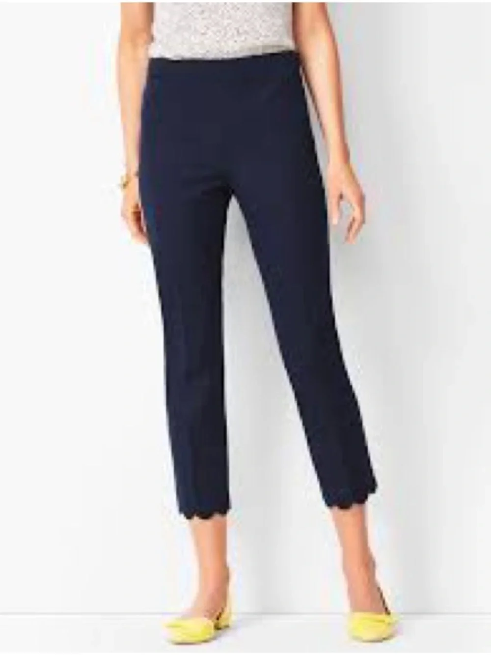 Talbots Women’s Navy Chatham Crop w/ Scalloping Size 8